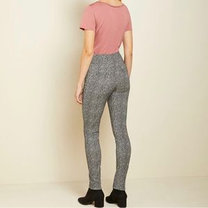 Pants / leggings. RW & Co.